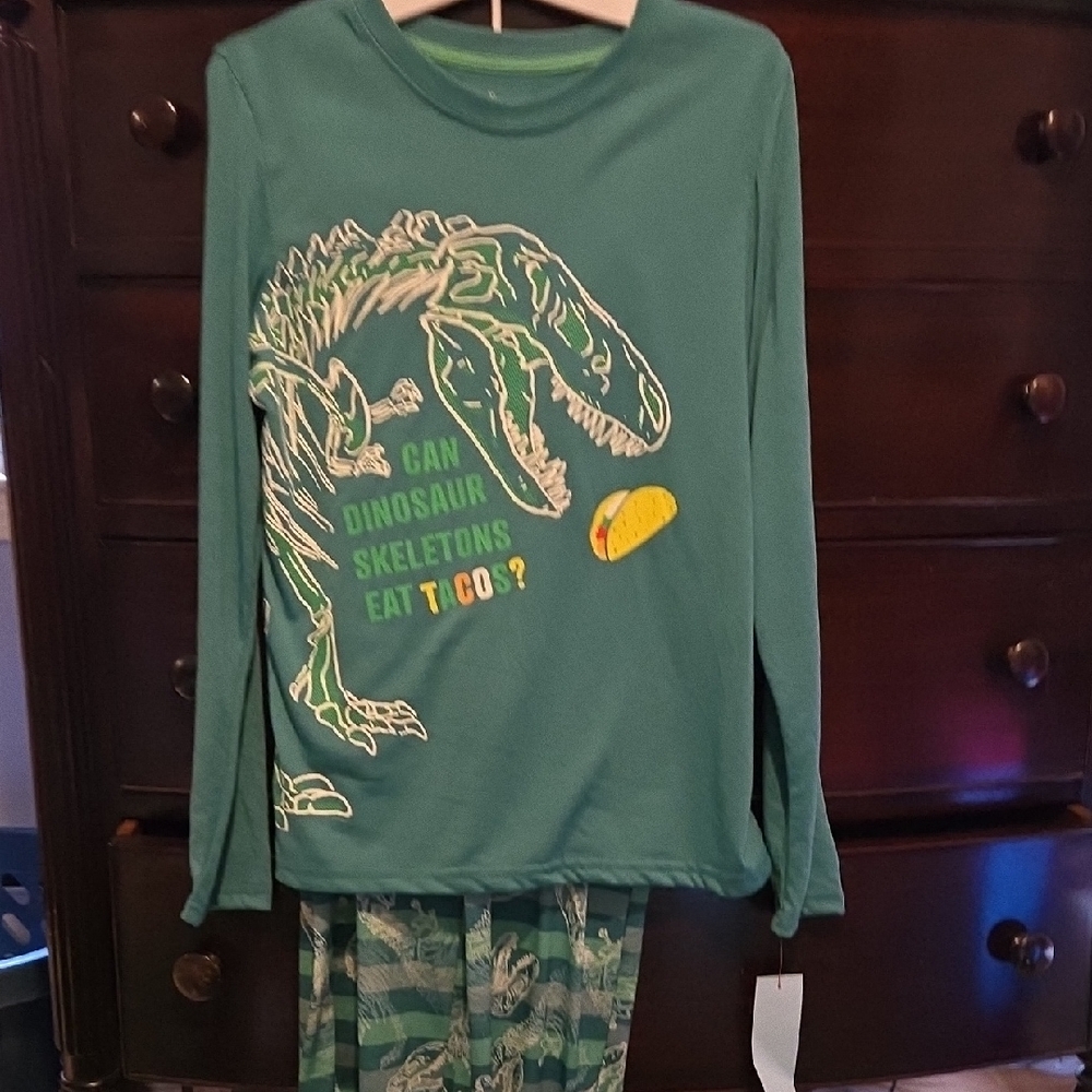 Cat & Jack Green Dinosaur Pajama Set